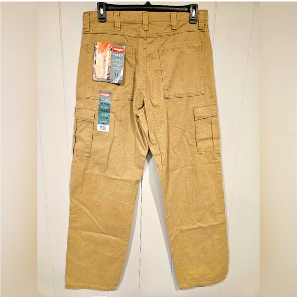 NWT Wrangler Straight-Leg Cargo Pants Men’s 34 x 34 - Picture 1 of 6